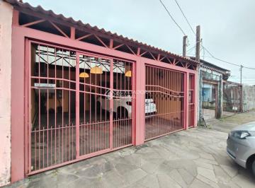 Casa · 55m² · 2 Quartos · 2 Vagas · Casa de 2 dormitórios com garagem coberta, pátio privativo e excelente área de churrasqueira.
