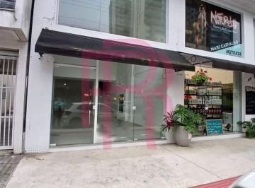 Comercial · 78m² · 1 Vaga · Sala comercial com mezanino para locação em Balneário Camboriú.