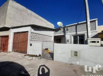 a98187c889c65e6e9e50a230d2abe94841f23518 · CASA PARA LOCAÇÃO | PRATICIDADE E ÓTIMA LOCALIZAÇÃO