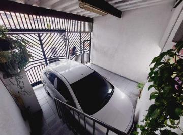 Casa · 200m² · 2 Quartos · 2 Vagas · 2 Imóveis no mesmo Terreno. Terraço, churrasqueira.