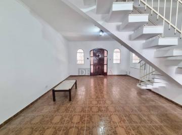 Casa · 125m² · 3 Quartos · 2 Vagas · Sobrado na Mooca com 3 dormitórios com 1 suíte e 2 vagas de garagem.