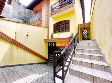 Casa · 223m² · 3 Quartos · 5 Vagas · Sobrado com 3 dormitórios. quintal, área gourmet, 5 vagas de garagem, Jardim Nos