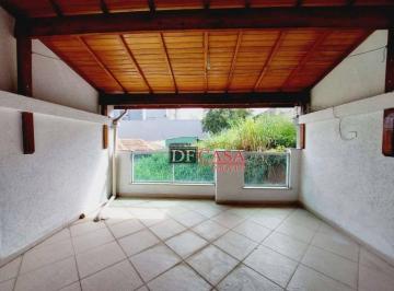 Casa · 116m² · 2 Quartos · 2 Vagas · Sobrado à Venda. Terraço, 2 dormitórios, 2 vagas de garagem. Próximo ao Metrô. -