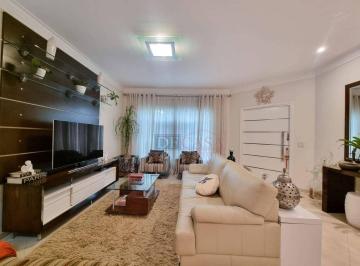Casa · 203m² · 4 Quartos · 2 Vagas · Sobrado a venda na Penha com 4 dormitórios sendo 2 suítes com 2 vagas de garagem.