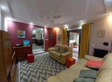Casa · 250m² · 3 Quartos · 5 Vagas · Sobrado 3 dormitórios com quintal