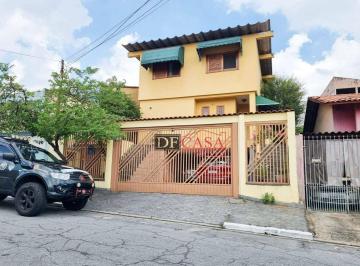 Casa · 251m² · 3 Quartos · 4 Vagas · Sobrado a venda no Engenheiro Goulart com 3 dormitórios sendo 1 suíte com 4 vaga