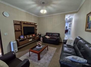 Casa · 200m² · 3 Quartos · 2 Vagas · Sobrado Frontal à Venda - Jardim Santa Maria