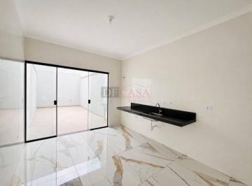 Casa · 116m² · 3 Quartos · 2 Vagas · Sobrados Novos à Venda. 3 dormitórios (1 Suíte e Sacada), Quintal, 2 Vagas de Ga