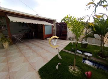 Casa de 3 quartos, Valinhos · Casa à venda em Valinhos, 3 quartos (1 suíte)