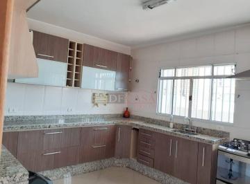 Casa · 176m² · 3 Quartos · 4 Vagas · Sobrado a venda na Penha com 3 doprmitórios sendo 1 suíte com 4 vagas de garagem