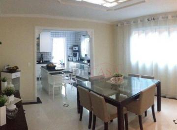 Casa · 350m² · 4 Quartos · 4 Vagas · Sobrado à Venda. 4 Suítes, 4 Vagas. Churrasqueira. 350m² de área construída. Vil