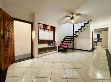 Casa · 180m² · 3 Quartos · 2 Vagas · Sobrado 180mt² - Quintal com área gourmet / 3 dormitórios - sendo 1 suíte com hi