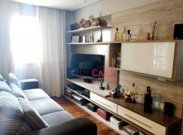 Apartamento · 72m² · 2 Quartos · 2 Vagas · 2 dormitórios (1 suíte), 2 vagas de garagem, rico em armários.