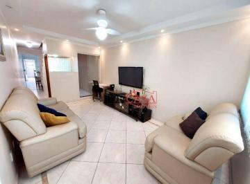 Casa · 160m² · 3 Quartos · 4 Vagas · Sobrado com 3 Dormitórios, 4 vagas próximo a estação Dom Bosco