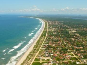 Terreno · 490m² · Oportunidade Única: Terreno Frente ao Mar na Praia