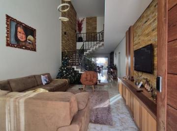 Casa · 250m² · 3 Quartos · 2 Vagas · Sobrado para venda em Faixa Azul de 250.00m² com 3 Quartos, 3 Suites e 2 Garagens