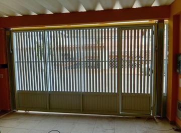 Casa de 2 quartos, São Paulo · Amplo sobrado com dois quartos para locação.