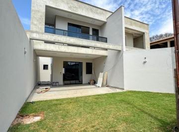 Casa · 180m² · 3 Quartos · 4 Vagas · Casa à Venda em Cardoso, BH: 3 Suítes, 4 Vagas e Vista Livre
