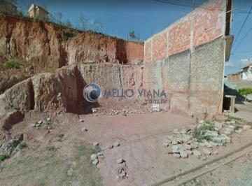 Foto 01 · Terreno plano em rua de fácil acesso, ideal para comercio ou residência em São Lourenço-MG.
