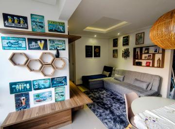 Apartamento de 2 quartos,  · Apartamento, 2 quartos com suíte, 1 vaga, recém reformado, Reserva Parque