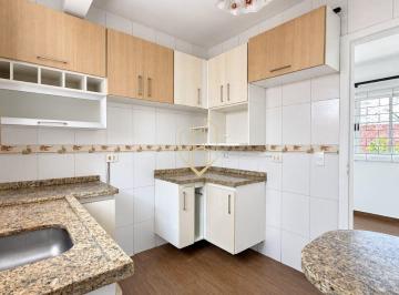 Casa de 3 quartos, Curitiba · Sobrado triplex com 3 quartos e 2 vagas em condomínio no Uberaba