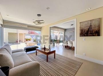 Casa · 450m² · 4 Quartos · Casa Reformada com 4 suítes no Residencial 6