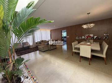 Comercial · 500m² · 4 Quartos · 5 Vagas · Casa 4 quartos disponível para Locação e Venda no bairro Santa Maria em Uberlândia-MG