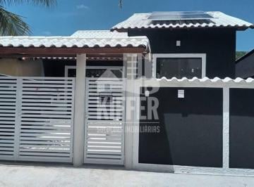 Casa em Condomínio Fechado · Linda casa com 180m² de terreno e 75m² de área construída, localizada no Condomínio Alferes Tiradent