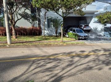 Casa de 3 quartos, Sorocaba · Sobrado de 243 m² com 3 quartos à venda no condomínio Villa do Bosque.
