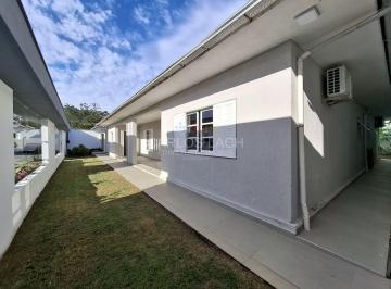 Casa · 306m² · 4 Quartos · 2 Vagas · Casa Alvenaria em Portinho, Laguna/SC