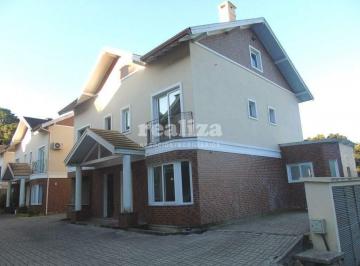 Casa · 122m² · 2 Vagas · CASA 4 DORMITÓRIOS EM GRAMADO