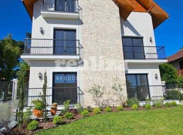 Apartamento · 84m² · 2 Vagas · APARTAMENTO 2 SUÍTES EM GRAMADO