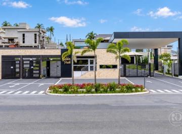 Casa · 290m² · 3 Quartos · 2 Vagas · Casa com 3 suítes, piscina e 2 vagas à venda no Golden Park – Blumenau
