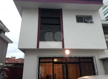 Imagem Principal · Sobrado residencial ao lado do metrô