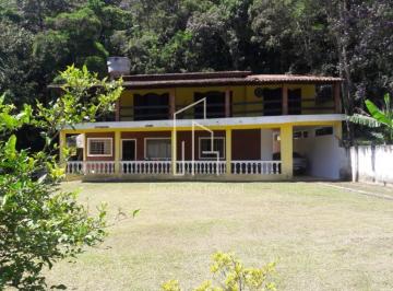 Casa · 210m² · 4 Quartos · 4 Vagas · Imóvel à venda em Santo André-SP: Casa de 4 quartos, 1 suíte, 3 banheiros, 4 vag