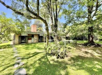Casa · 243m² · 3 Quartos · Casa Térrea - Contemporânea