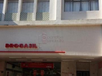 Apartamento · 135m² · 4 Quartos · 1 Vaga · Apartamento 4 Quartos para Alugar no Centro de Jundiai na Rua Barao de Jundiai.