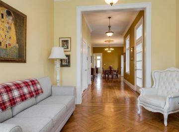 Apartamento · 124m² · 3 Quartos · APARTAMENTO DE 124M COM 3 QUARTOS  2 BANHEIROS  AV. OSWALDO CRUZ  FLAMENGO