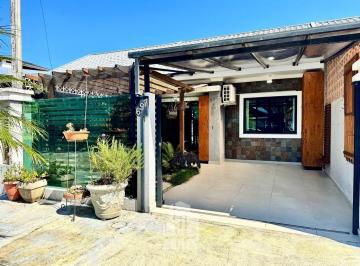 Casa · 81m² · 2 Quartos · 1 Vaga · Casa com 2 quartos no balneário Santa Terezinha
