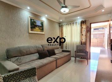 Casa · 97m² · 3 Quartos · 2 Vagas · Sobrado no Jardim Santa Adélia - 3 quartos, sendo 2 suítes.