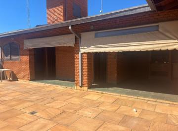 Casa · 200m² · 3 Quartos · 2 Vagas · Casa