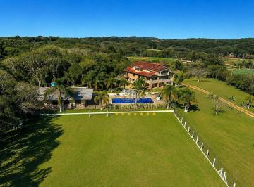 ad9eb14138885984f104256e885d06ab6710454c · Araucária, Chácara 27.065m²,  8 Quartos, Opção 10 Quartos, Piscina, cascata