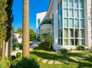 c581a6d2058a39e3783518191273a0e5052c3b06 · Mansão Icônica no Jardim Social | 1.260m² | 4 Suítes | Piscina Coberta | Terreno 1.600m²