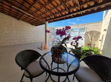 Casa de 3 quartos, Feira de Santana · Casa à Venda no Bairro Conceição em Feira de Santana | 3 Quartos e Espaço Gourmet