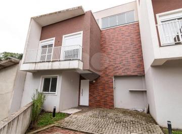 Casa de 3 quartos, Curitiba · Sobrado com 3 quartos, suíte, ático e linda vista para área verde