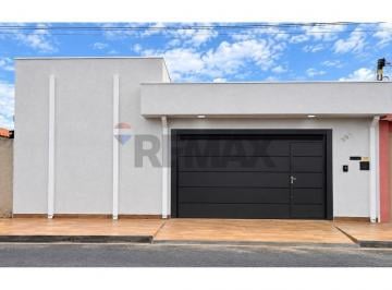 Casa · 139m² · 3 Quartos · 3 Vagas · Casa para venda em Presidente Dutra de 139.36m² com 3 Quartos, 1 Suite e 3 Garagens