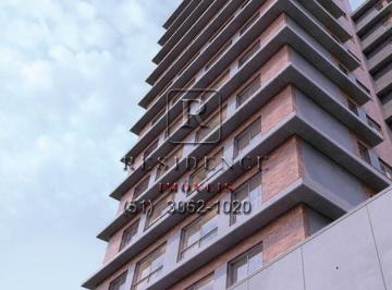Foto 01 · Apartamento de 1 quarto para locação em Petrópolis, Porto Alegre-RS: 44,97m², sala, banheiro e vaga