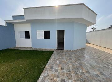 Casa de 3 quartos, Peruíbe · Casa à 400m do mar com 3 quartos em Peruíbe.