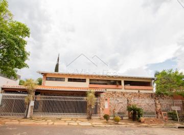 Casa de 5 quartos, Brasília · Qi 21 - Sobrado com elevador - 5 suítes - 470m² - Piscina