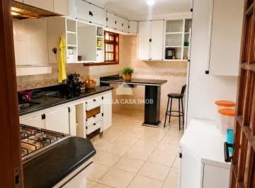 Casa · 200m² · 3 Quartos · 4 Vagas · Casa para venda em Vila Barão de 200.00m² com 3 Quartos, 2 Suites e 4 Garagens